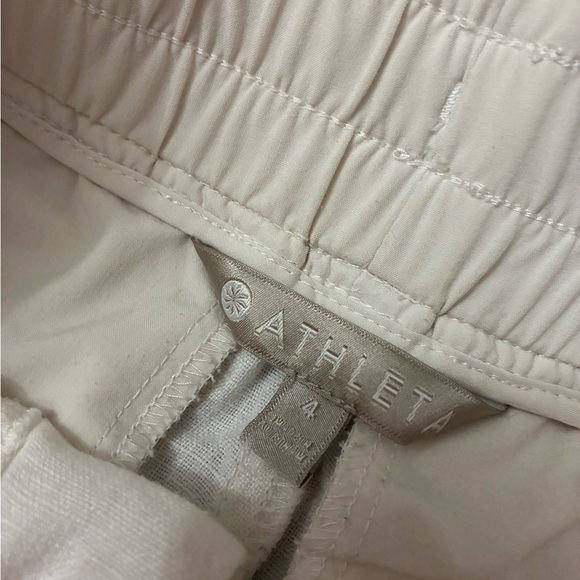 Women's White Elastic Waist Linen-Blend Shorts - Picture 2 of 4